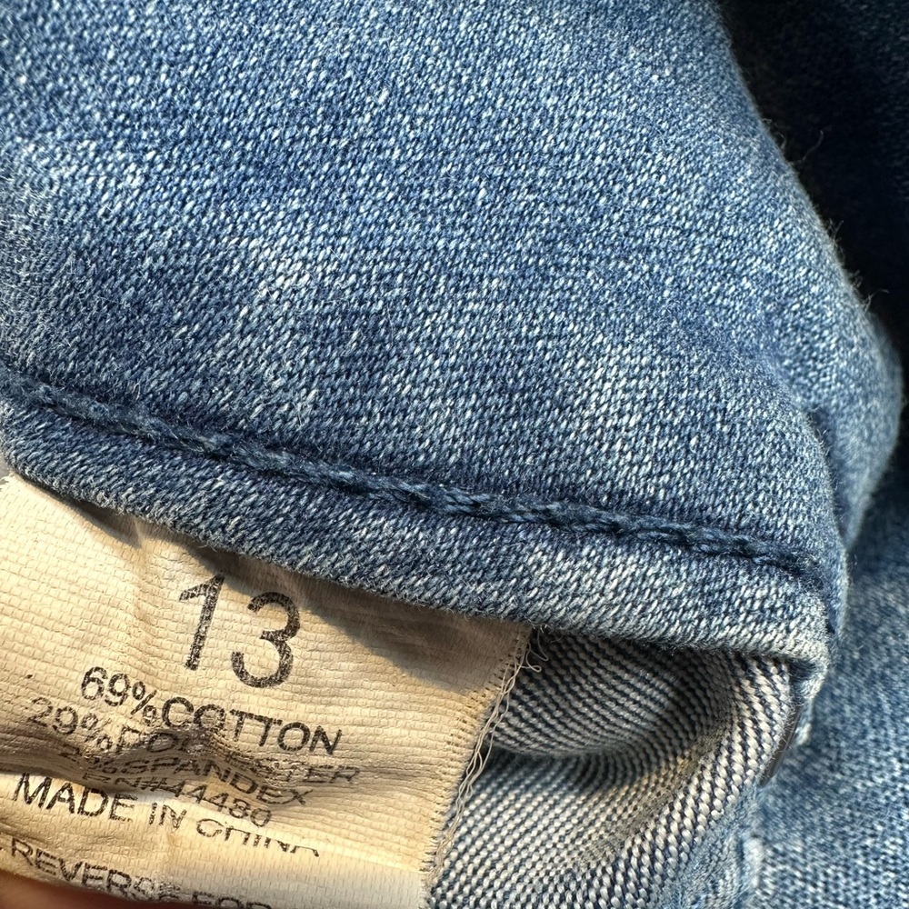 Jr size legging jeans 13 zipper and button in front, back pockets. super cute - Picture 9 of 9